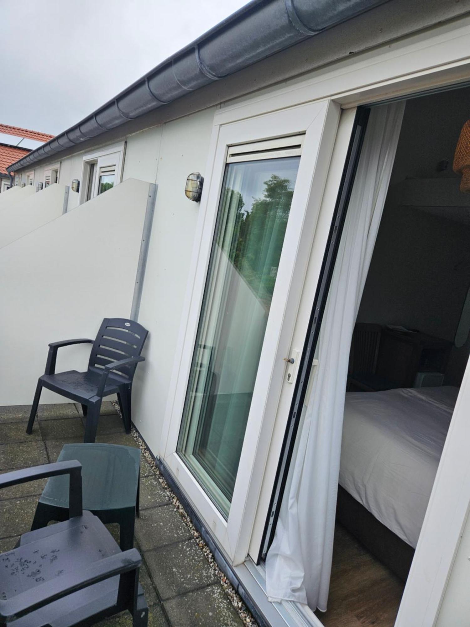Hotel Dolores Ameland Нес Экстерьер фото
